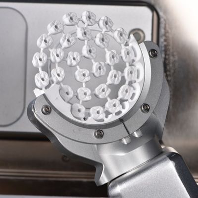 Zirconia Tandheelkundige Laboratorium 5assige tandheelkundige freesmachine voor het snijden van zirconia blokken